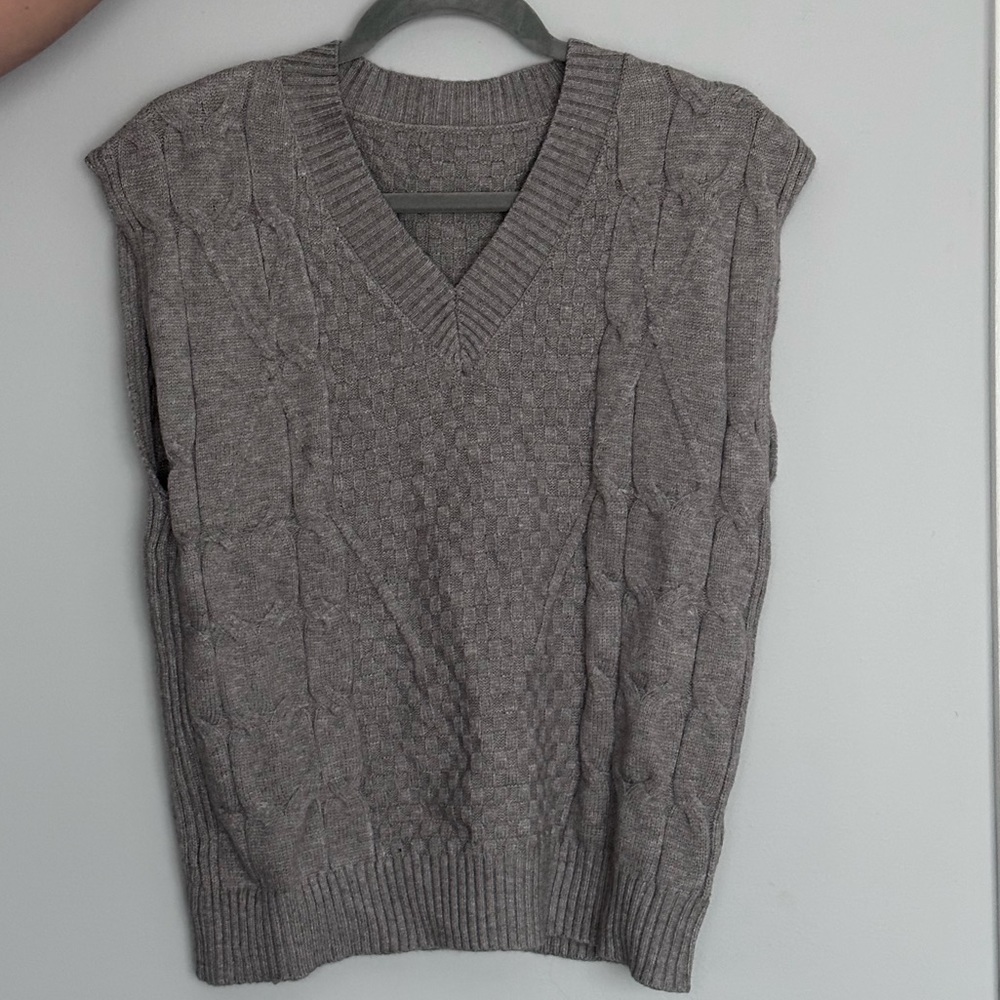 Sweater vest